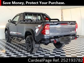 TOYOTA HILUX 0 Big2