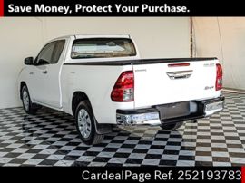 TOYOTA HILUX 0 Big2