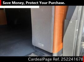 TOYOTA HIACE VAN TRH200V Big2