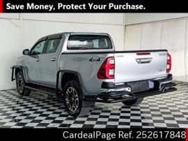 TOYOTA HILUX 0 Big2