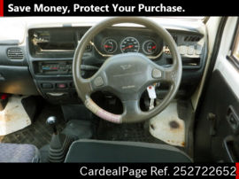 DAIHATSU HIJET CARGO S200W Big2