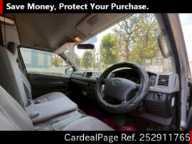 TOYOTA HIACE VAN TRH221K Big2