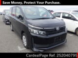 Used TOYOTA VOXY Ref 2040795