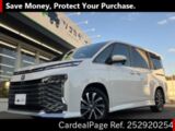 Used TOYOTA VOXY Ref 2920254
