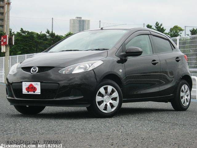 Mazda demio черная