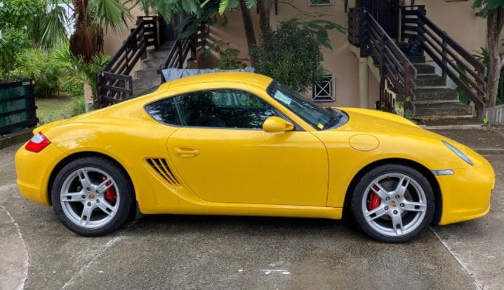 Customer who purchased a car from CardealPage Co., Ltd.