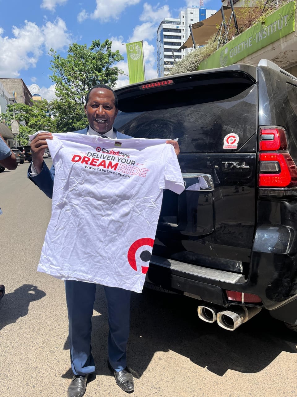 Customer who purchased a car from CardealPage Co., Ltd.