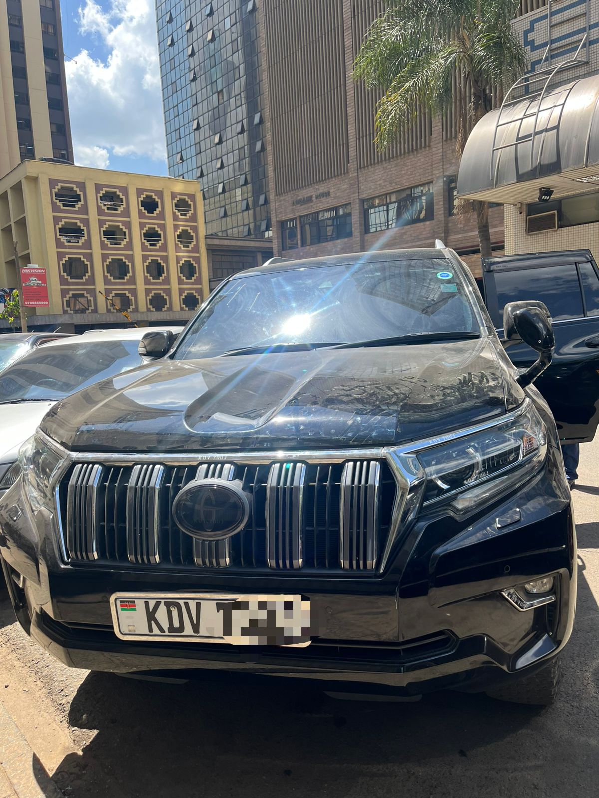 Customer who purchased a car from CardealPage Co., Ltd.